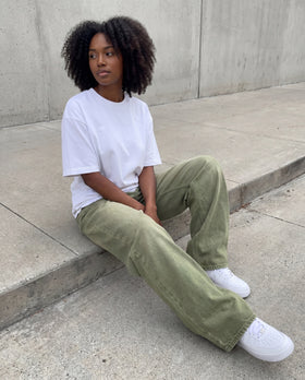Matcha Jeans - sitting